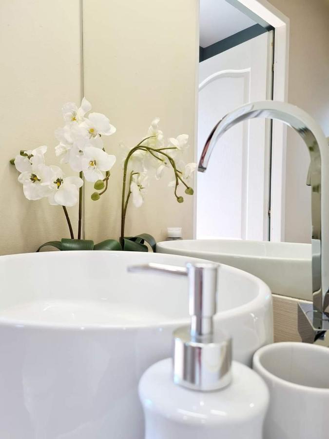 Laci Lak Modern Apartment Oradea Luaran gambar